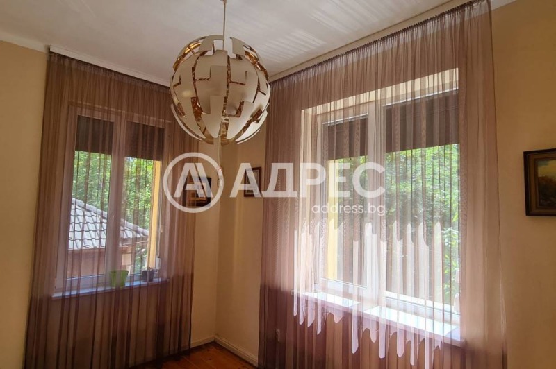 Продава КЪЩА, гр. София, Център, снимка 2 - Къщи - 52534707