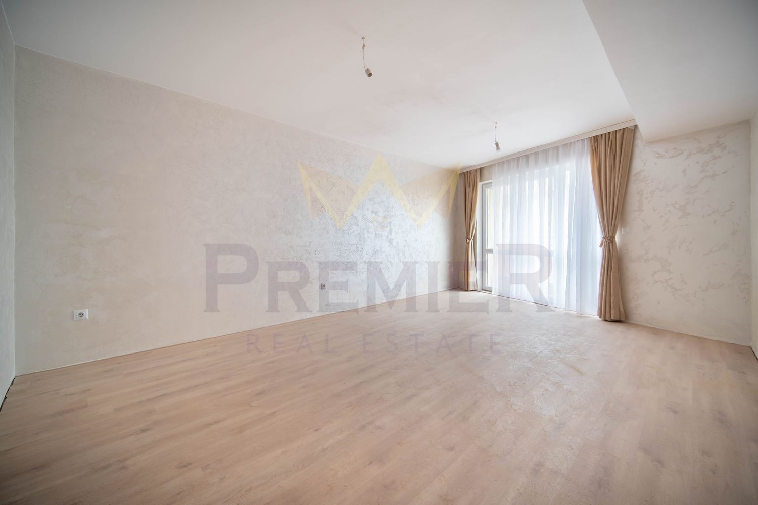 Продава 3-СТАЕН, гр. Варна, Бизнес хотел, снимка 2 - Апартаменти - 55811297