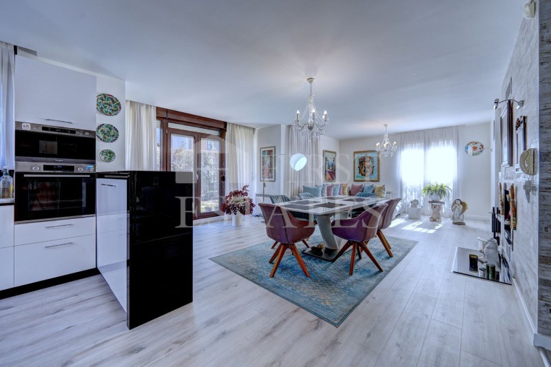 Na prodej  Dům Sofia , Malinova dolina , 300 m2 | 10283785 - obraz [4]