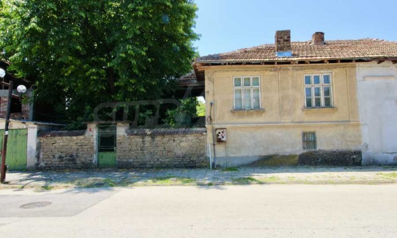 Продава КЪЩА, гр. Павликени, област Велико Търново