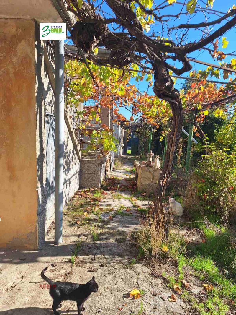Продава КЪЩА, с. Преславен, област Стара Загора, снимка 3 - Къщи - 53325073