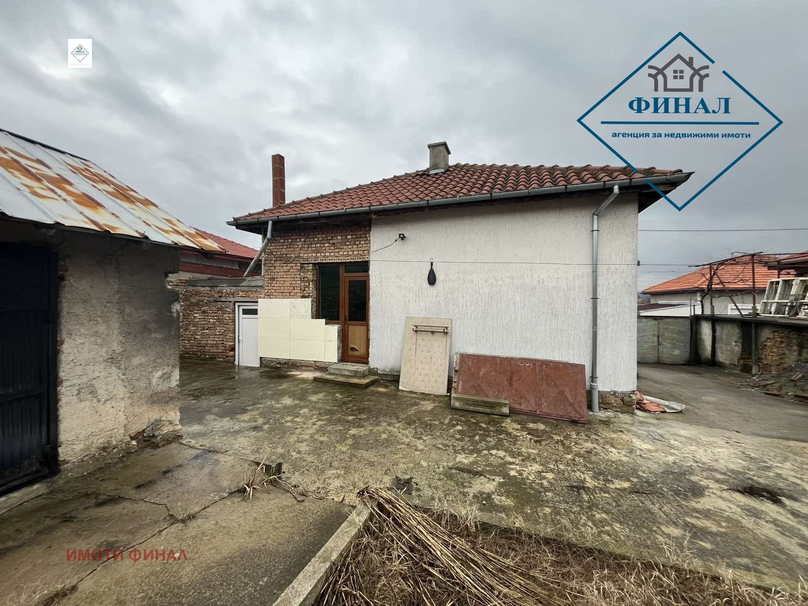 Продава КЪЩА, гр. Велики Преслав, област Шумен, снимка 2 - Къщи - 54406338