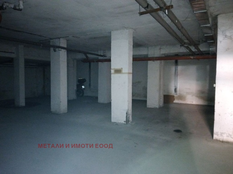 Продава ПАРКОМЯСТО в град Русе, Център - 16 кв.м / 16 500 € » 32 271.20 лв., МЕТАЛИ И ИМОТИ ЕООД