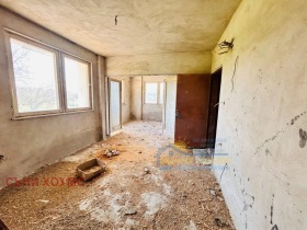 Hus Gulv Strazhitsa, region Veliko Tarnovo 4