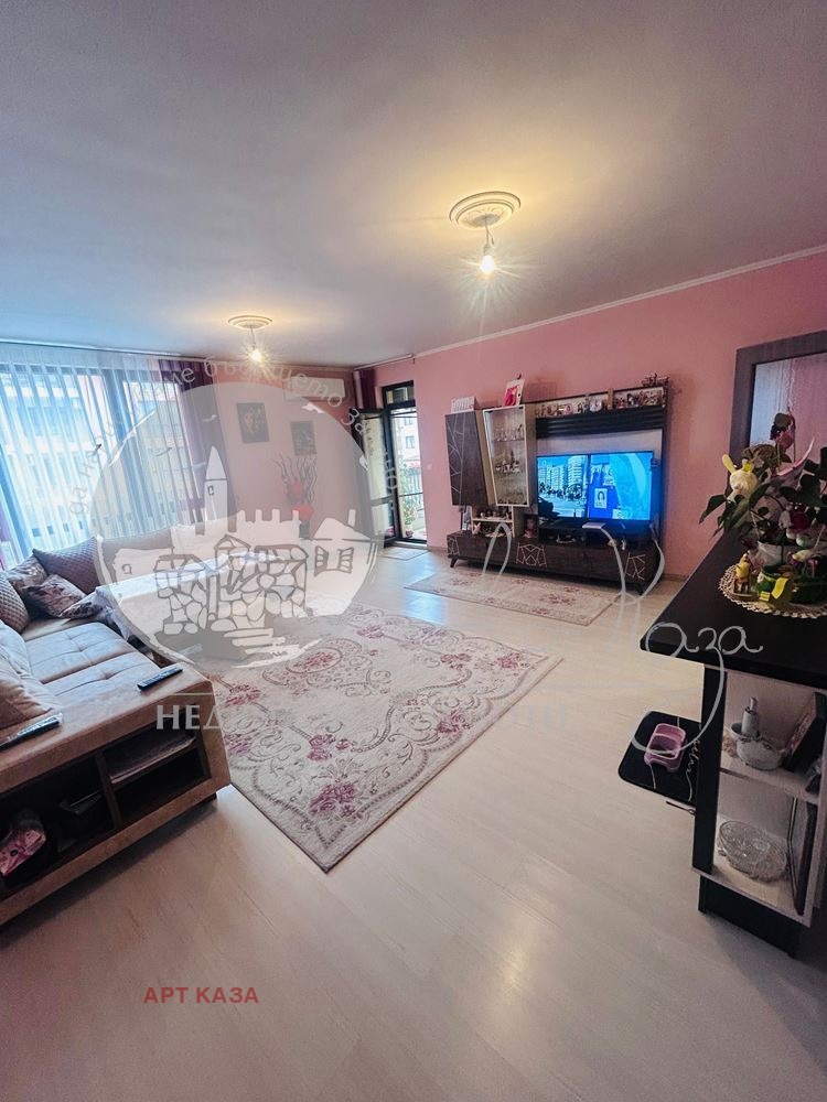 Myytävänä  2 makuuhuonetta Plovdiv , Ostromila , 120 neliömetriä | 15983569