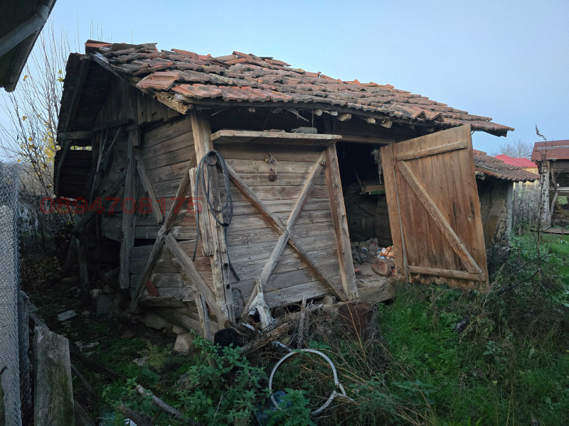 Продава КЪЩА, с. Кочмар, област Добрич, снимка 16 - Къщи - 52782061