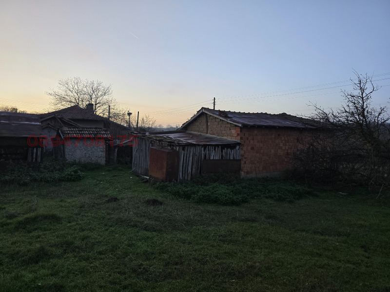 Продава КЪЩА, с. Кочмар, област Добрич, снимка 11 - Къщи - 52782061