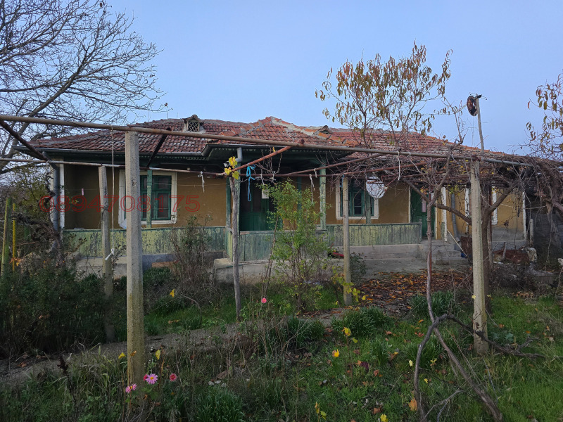 Продава КЪЩА, с. Кочмар, област Добрич, снимка 14 - Къщи - 52782061