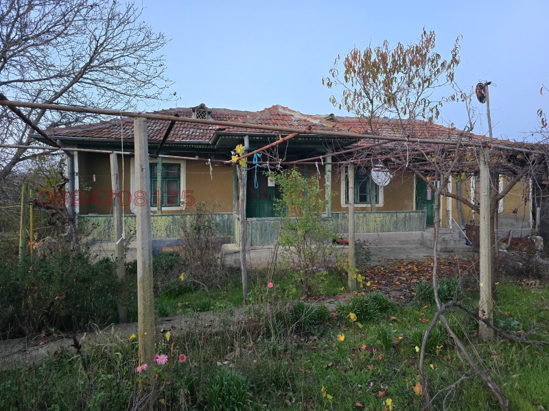 Продава КЪЩА, с. Кочмар, област Добрич