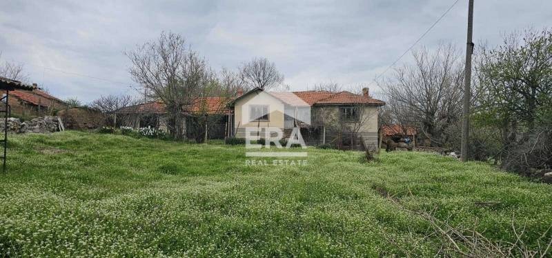 Продава КЪЩА, с. Елена, област Хасково, снимка 2 - Къщи - 54374521