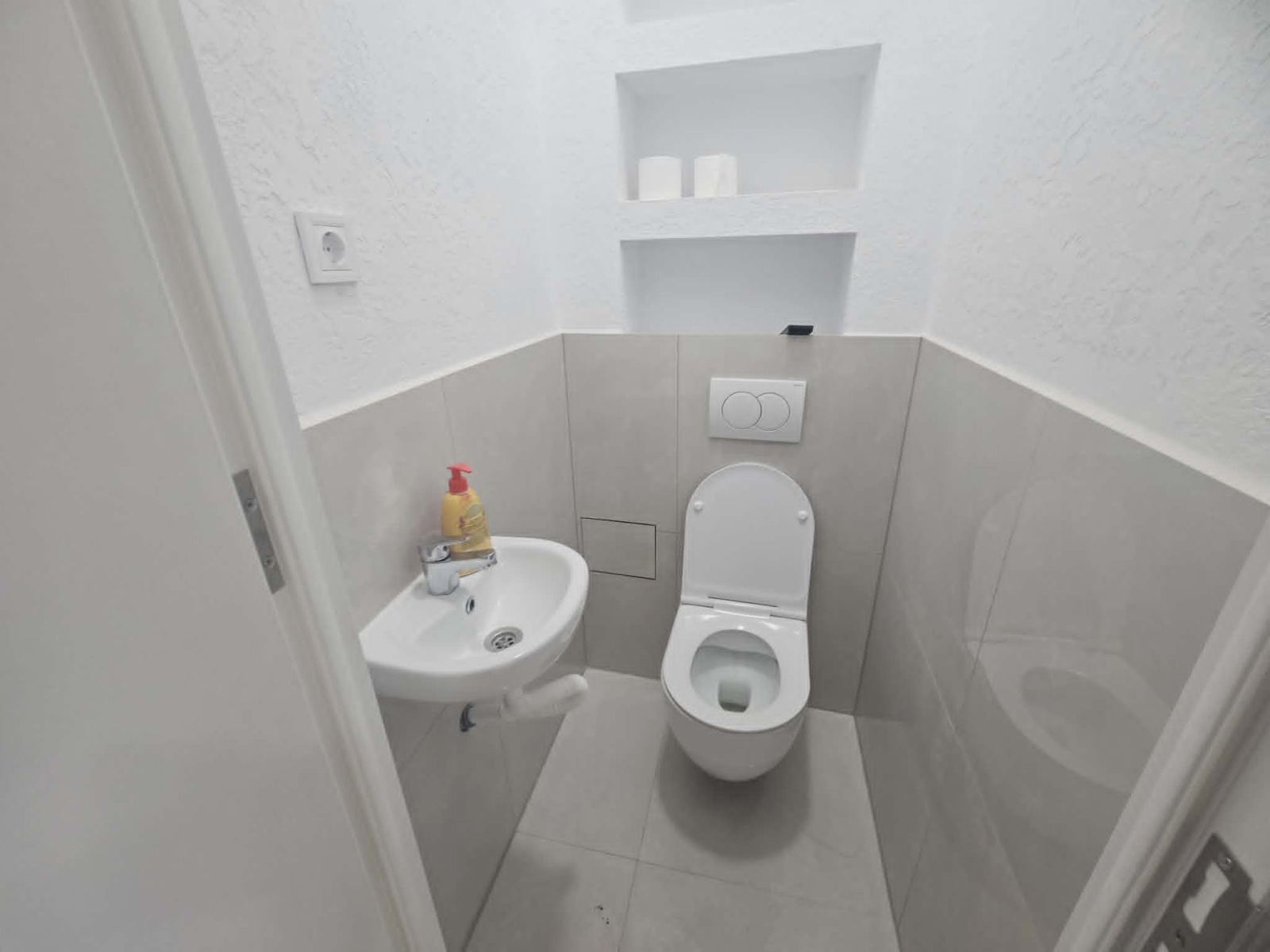 Продава МАГАЗИН, гр. Кърджали, Възрожденци, снимка 7 - Магазини - 51455299