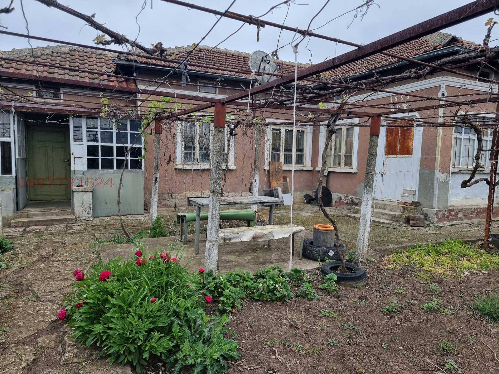 Продава КЪЩА, с. Дъбовик, област Добрич, снимка 2 - Къщи - 52781747