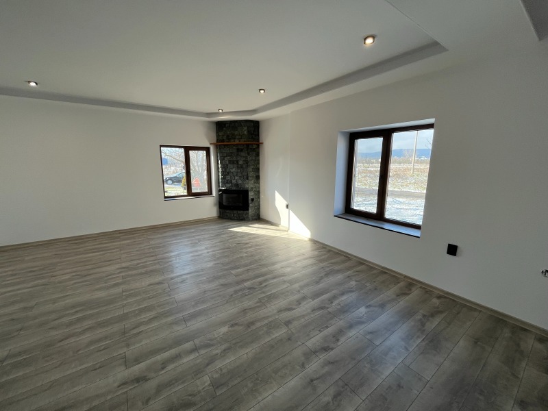 Продава КЪЩА, с. Овощник, област Стара Загора, снимка 2 - Къщи - 53149886