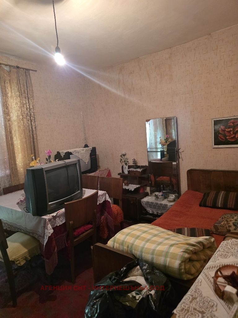 Продава КЪЩА, гр. София, Требич, снимка 11 - Къщи - 54958399