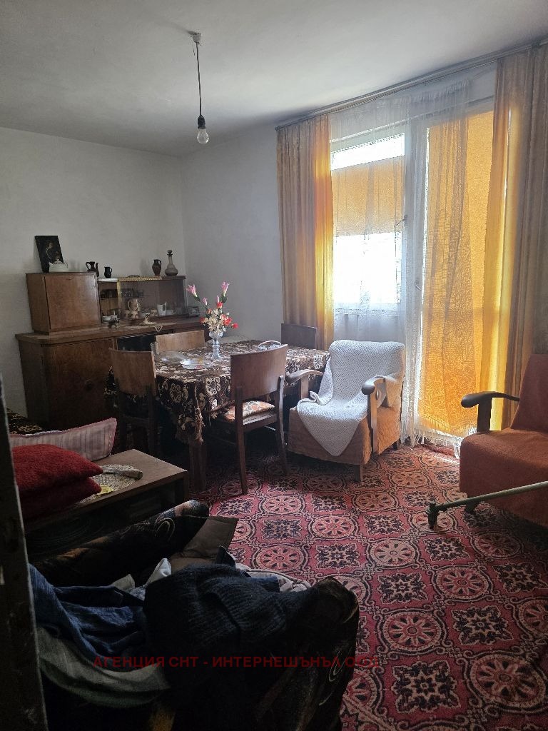Продава КЪЩА, гр. София, Требич, снимка 12 - Къщи - 54958399