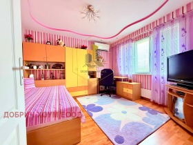 2-стаен град Добрич, Дунавите 3