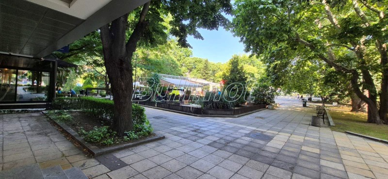 Продава  3-стаен, град Варна, Спортна зала •  320 000 EUR • ID 37860999 — holmes.bg - [1] 