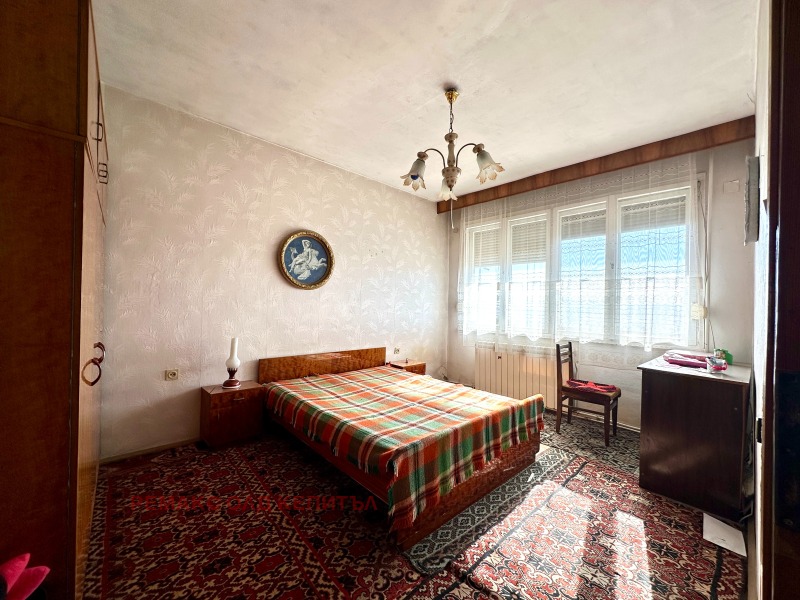 Продава 4-СТАЕН, гр. Велико Търново, Акация, снимка 3 - Апартаменти - 52329402