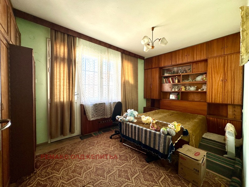 Продава 4-СТАЕН, гр. Велико Търново, Акация, снимка 2 - Апартаменти - 52329402