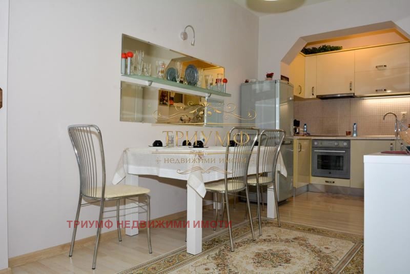 Продава МНОГОСТАЕН, гр. Варна, ВИНС-Червен площад, снимка 2 - Апартаменти - 51261217