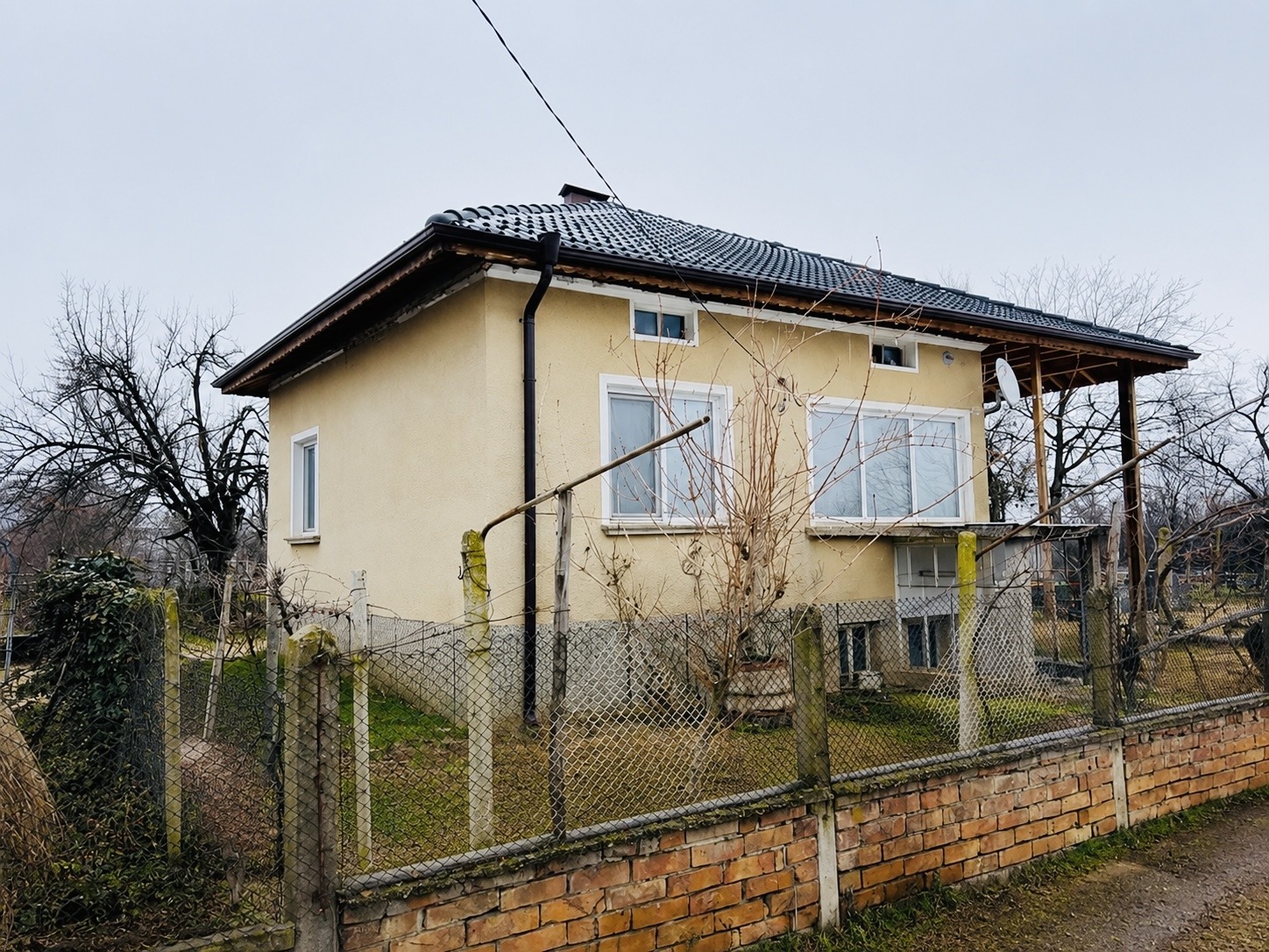 Продава КЪЩА, с. Комощица, област Монтана, снимка 2 - Къщи - 55630357