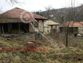 Продажба на имоти в с. Радевци, област Габрово - изображение 2 