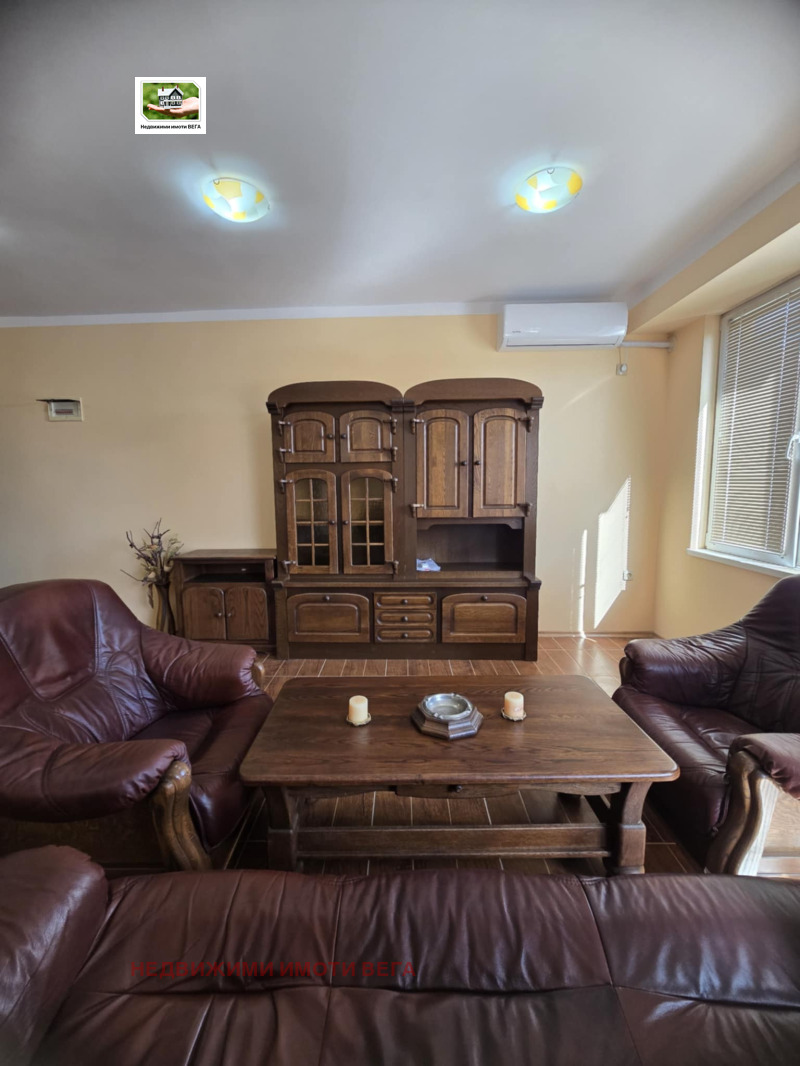 In vendita  Studio regione Veliko Tarnovo , Gorna Oriahovitsa , 60 mq | 46030168