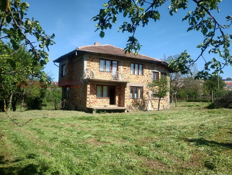 Продава КЪЩА, гр. Антоново, област Търговище