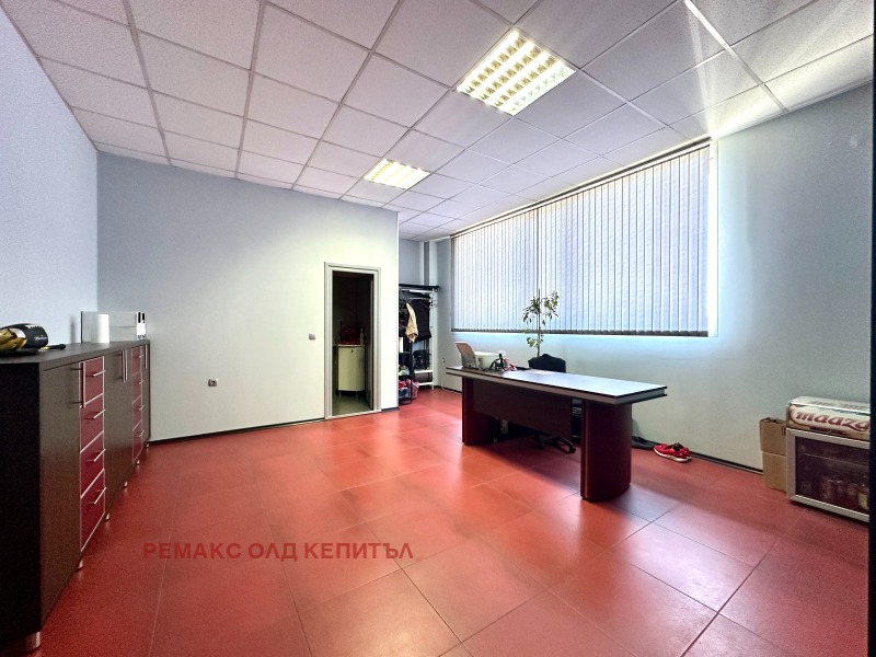 Продава  Пром. помещение град Велико Търново , Промишлена зона - Запад , 1233 кв.м | 86599071 - изображение [9]