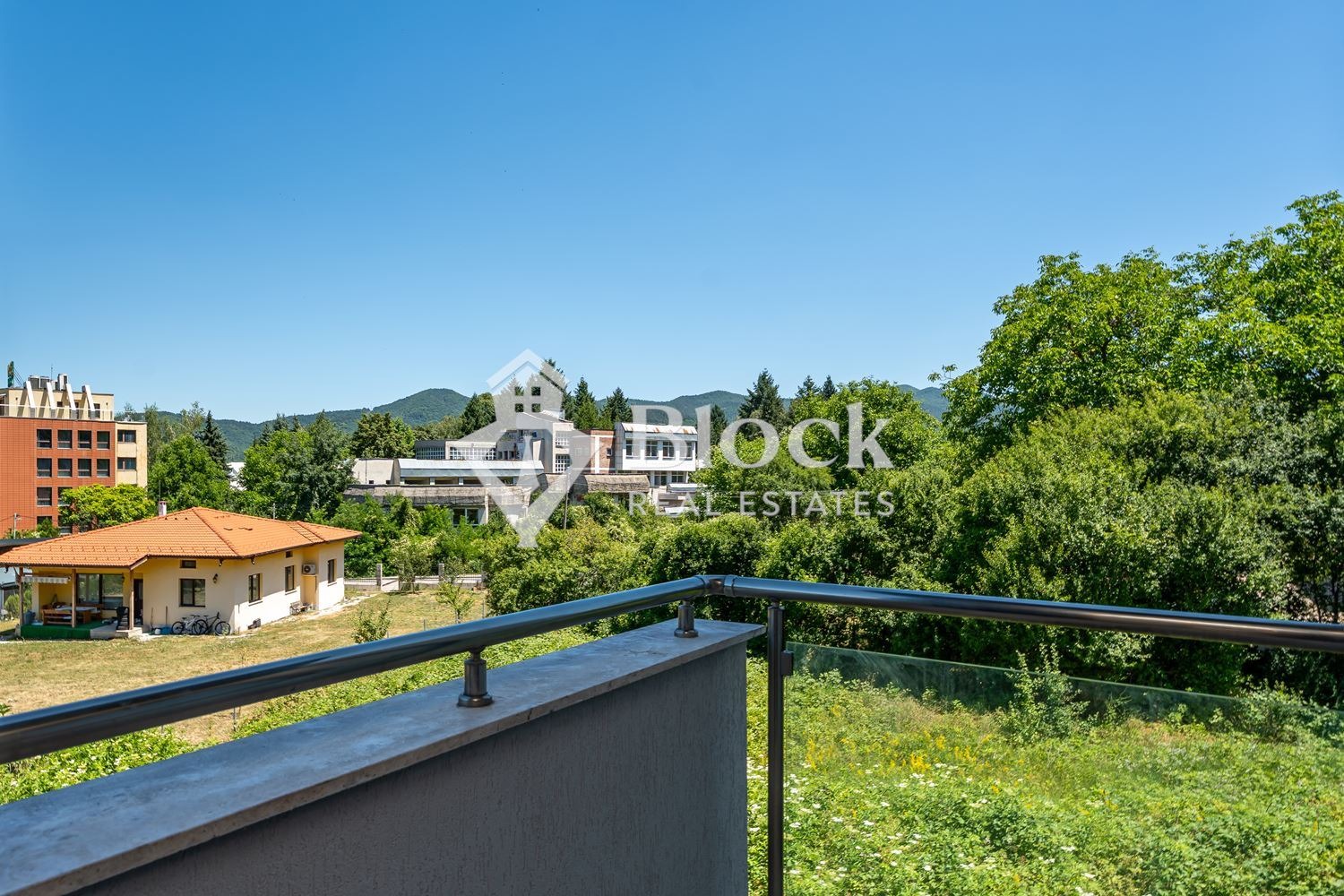 Продава 3-СТАЕН, гр. Правец, област София област, снимка 2 - Апартаменти - 56009334