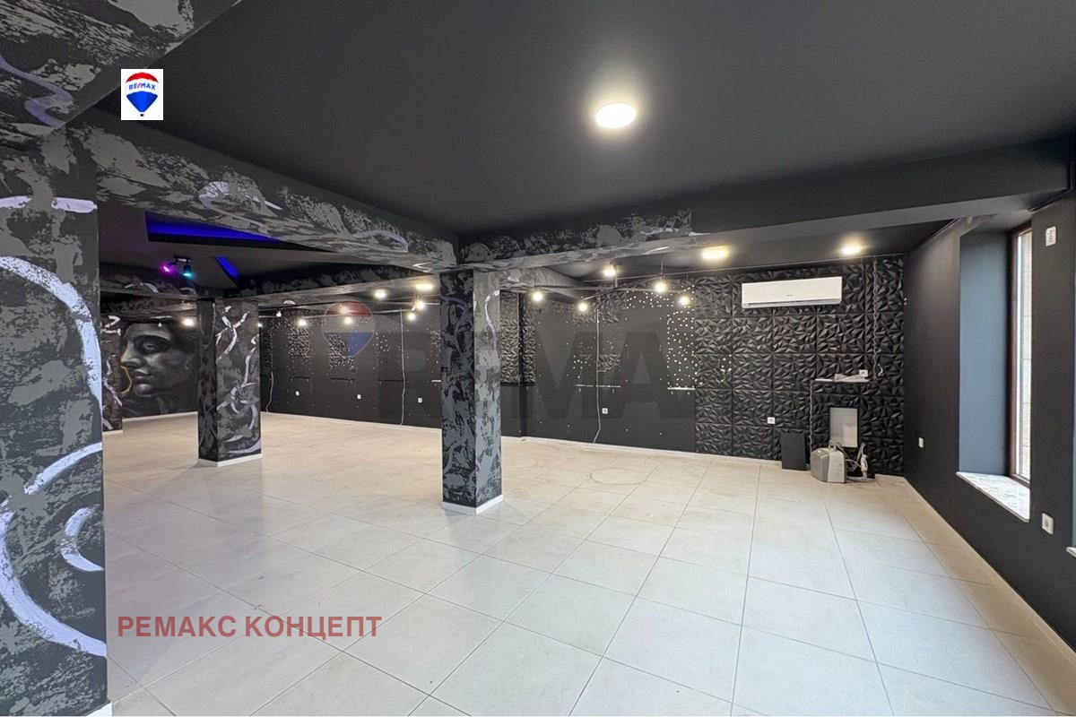 Продава  Магазин град Шумен , Военно училище , 235 кв.м | 15656190
