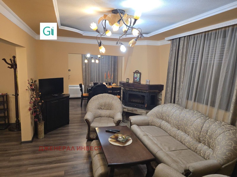 Продава 3-СТАЕН, гр. Благоевград, Широк център, снимка 3 - Апартаменти - 52532595