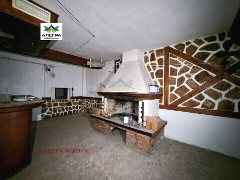 Продава СКЛАД, гр. Пазарджик, Идеален център, снимка 2 - Складове - 53185032