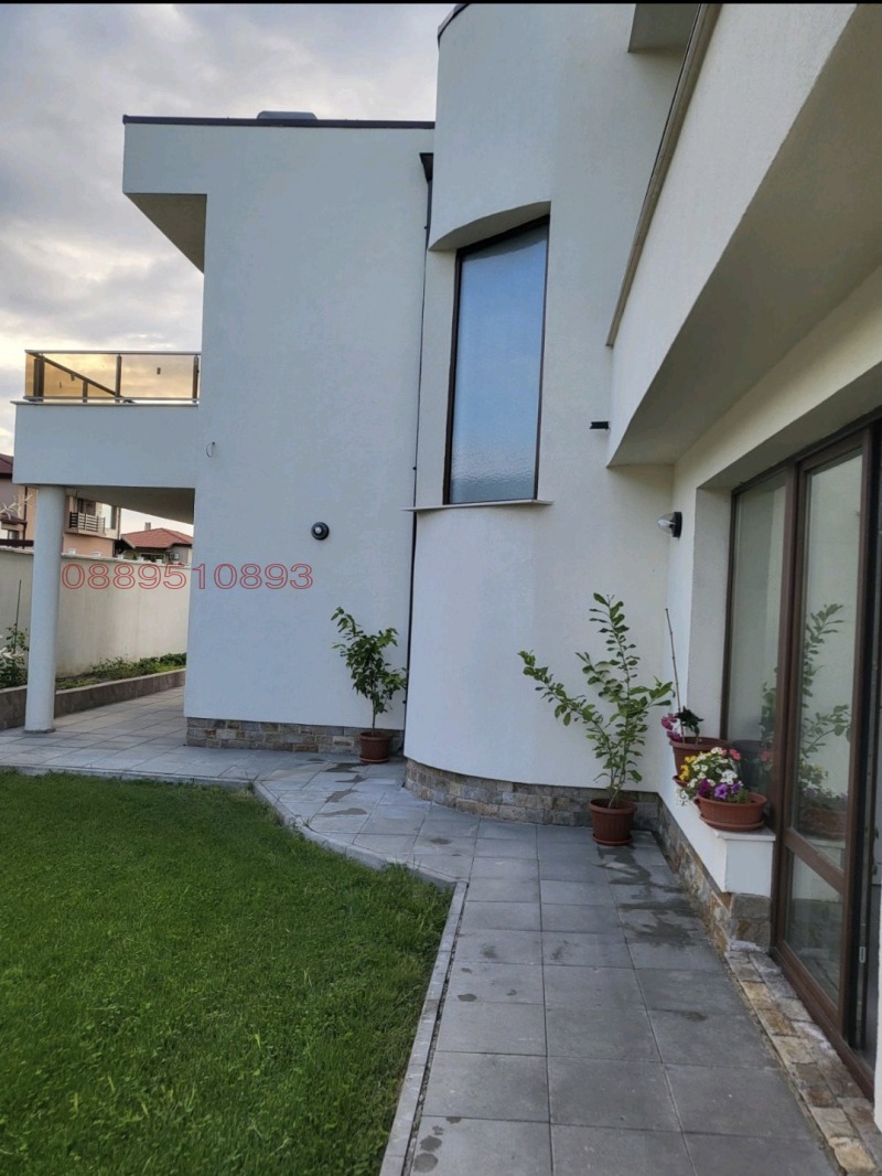 Продава КЪЩА в област Пловдив, с. Белащица - 600 кв.м / 450 000 € » 880 123.50 лв.