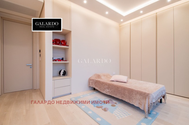 Продава 4-СТАЕН, гр. София, Център, снимка 12 - Апартаменти - 53333920