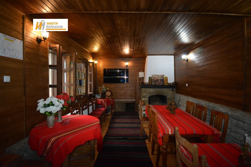 Продава КЪЩА, гр. Елена, област Велико Търново, снимка 2 - Къщи - 53674837
