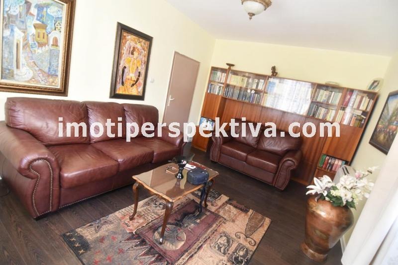 En venta  2 dormitorios Plovdiv , Kyuchuk Parizh , 97 metros cuadrados | 55193647 - imagen [2]