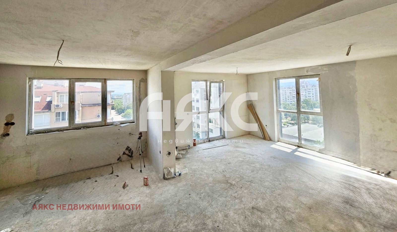 Продава МНОГОСТАЕН, гр. София, Младост 4