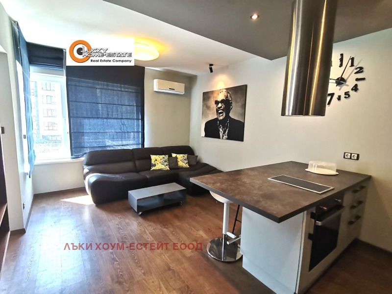 Till salu  1 sovrum Sofia , Centar , 73 kvm | 15435329