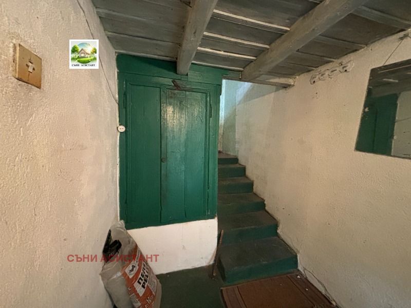 Продава КЪЩА, с. Средно градище, област Стара Загора, снимка 15 - Къщи - 52707235