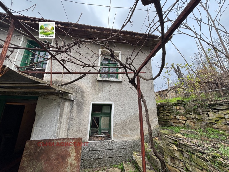 Продава КЪЩА, с. Средно градище, област Стара Загора