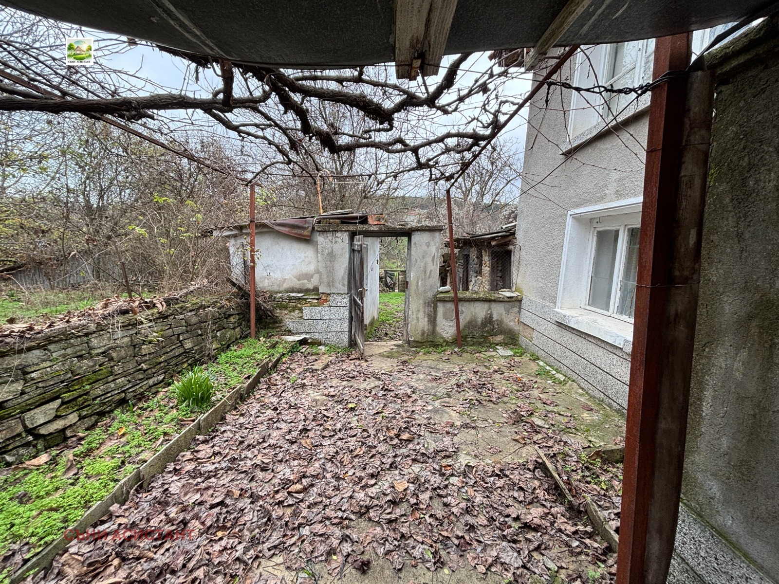 Продава КЪЩА, с. Средно градище, област Стара Загора, снимка 2 - Къщи - 52707235