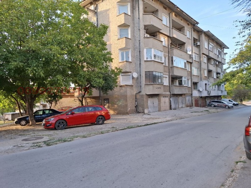 Продава ГАРАЖ в град Русе, Дружба 2 - 20 кв.м / 26 998 € » 52 803.50 лв.
