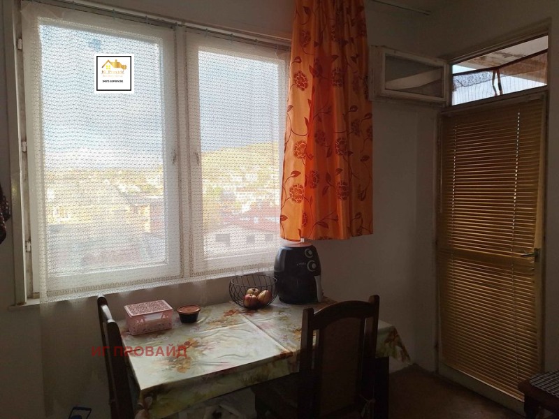 Na sprzedaż  2 sypialnie region Burgas , Ajtos , 91 mkw | 18427246 - obraz [4]