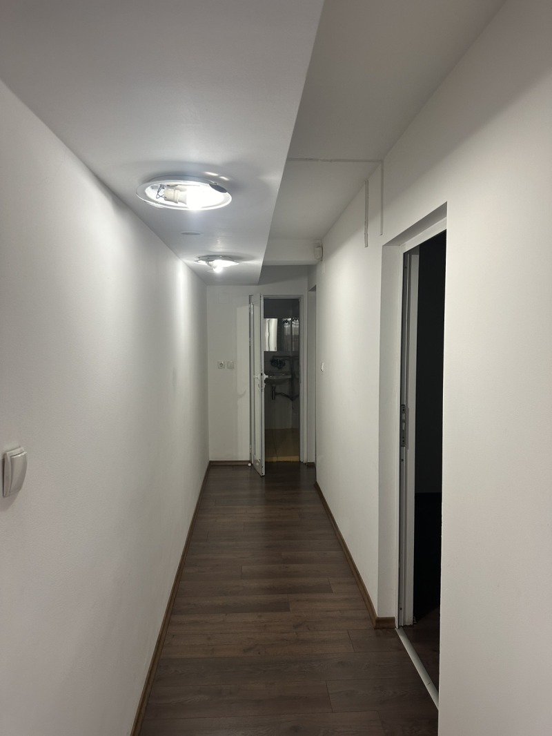 Te koop  Kantoor Sofia , Izgrev , 70 m² | 41727220 - afbeelding [5]