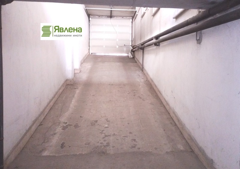 Продава ГАРАЖ, ПАРКОМЯСТО, гр. София, Зона Б-5, снимка 2 - Гаражи и паркоместа - 53517556