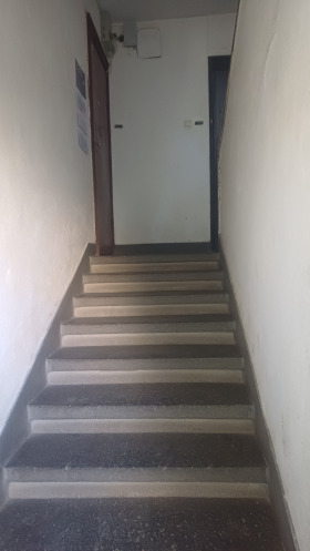  2-,  , 