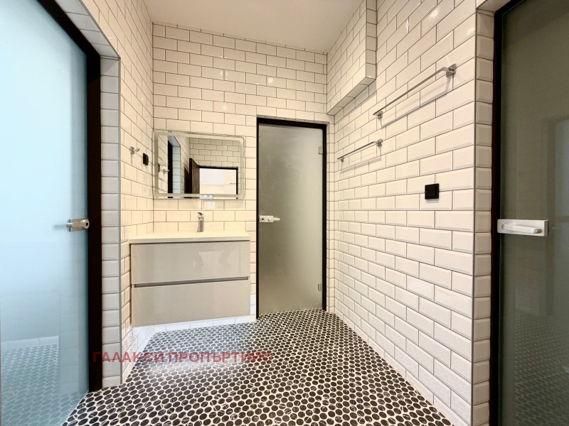 Продава МНОГОСТАЕН, гр. София, Център, снимка 8 - Апартаменти - 52463434