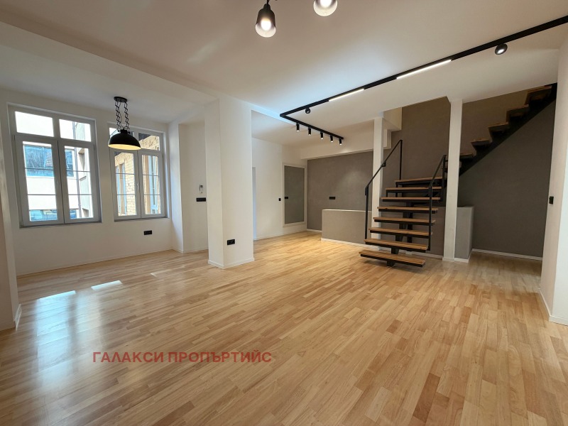 Продава МНОГОСТАЕН, град София, Център • 530000 € / 1036589.90 лв. • 33610440 1