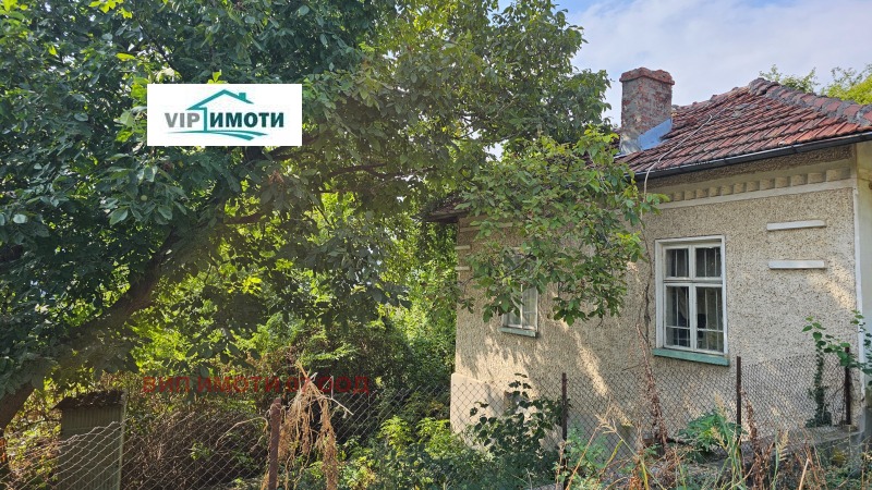 Продава КЪЩА, с. Горно Павликене, област Ловеч, снимка 2 - Къщи - 47131323